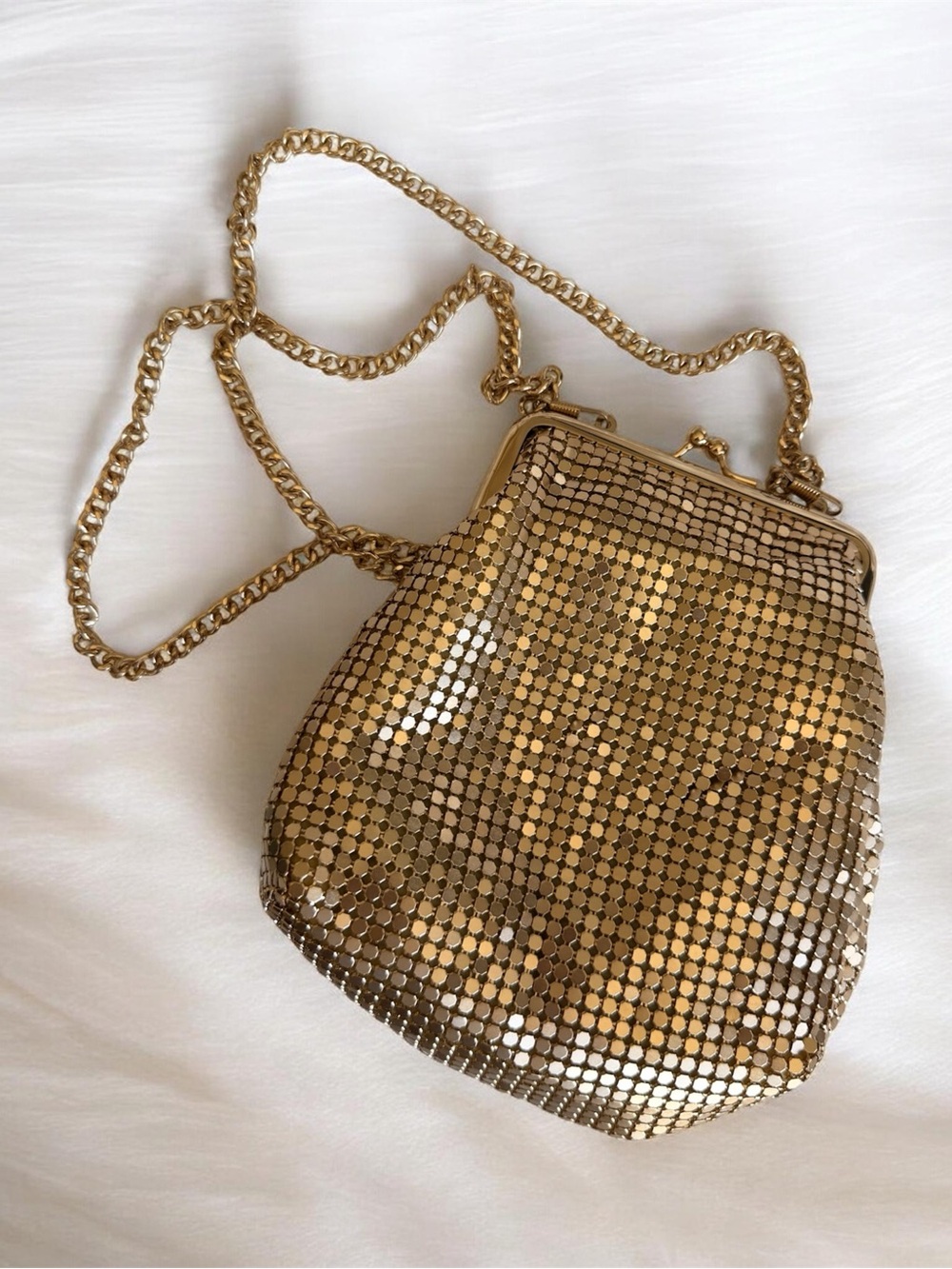 Forever 21 Gold Mesh Chain Crossbody Clutch Bag | Vintage-Inspired Evening Purse